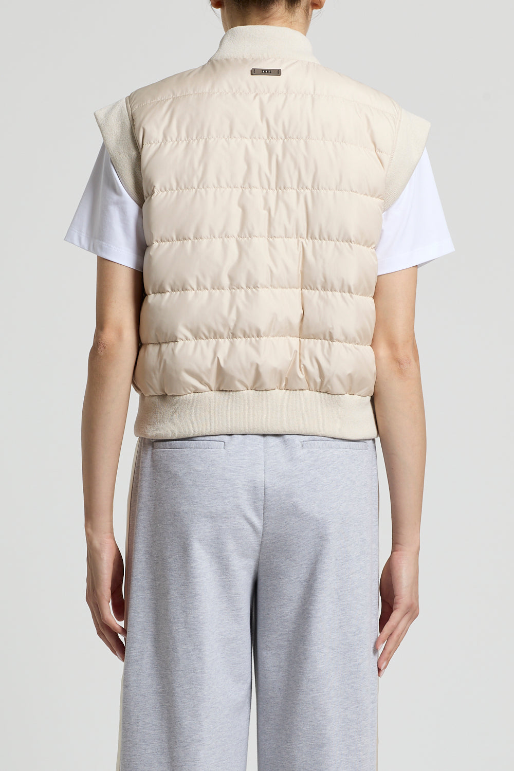 Peserico down vest beige met microfiber, waterafstotend, rugzicht SS26