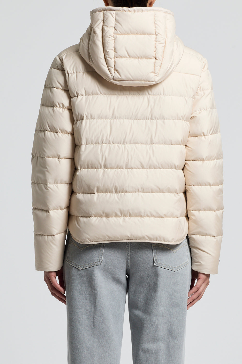 Peserico down jacket beige birch met capuchon en horizontale quilting