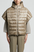 Peserico down jas in olive leaf green met capuchon en korte mouwen