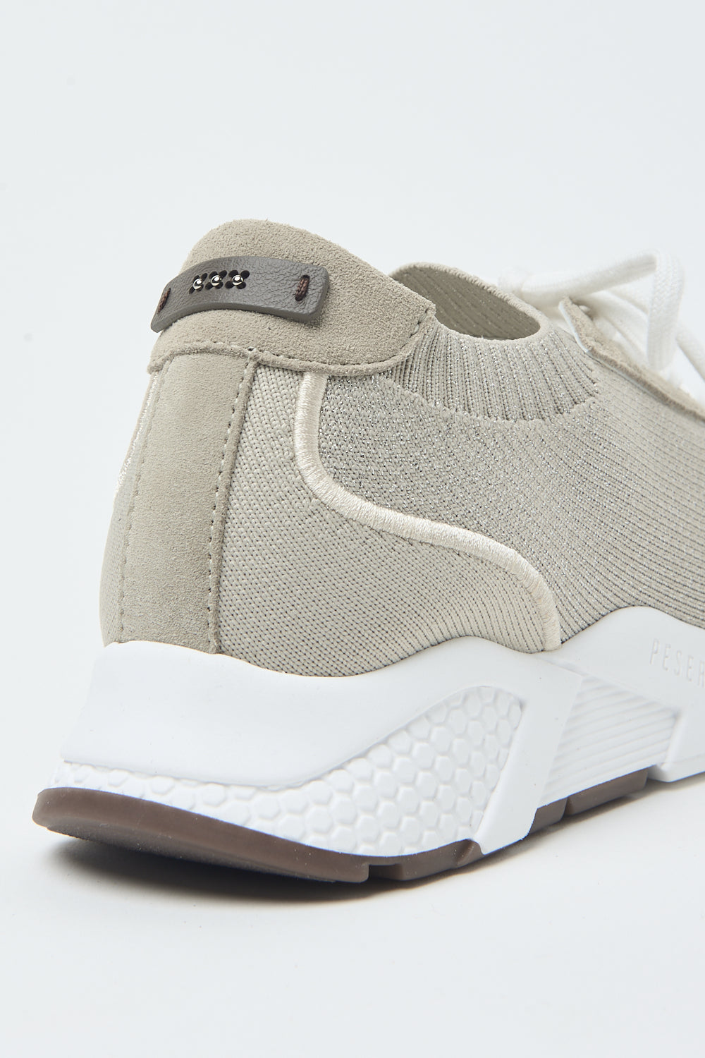 Lurex gebreide sneakers beige van Peserico met witte zool en leeraccenten