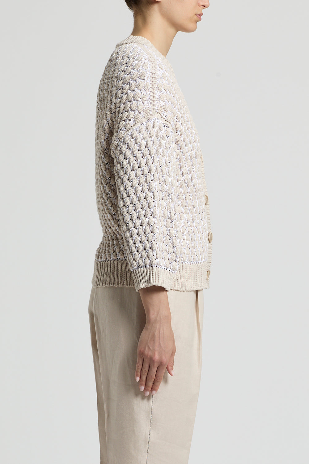 Knit sweater beige birch van Peserico met textuur en knopen aan de voorkant