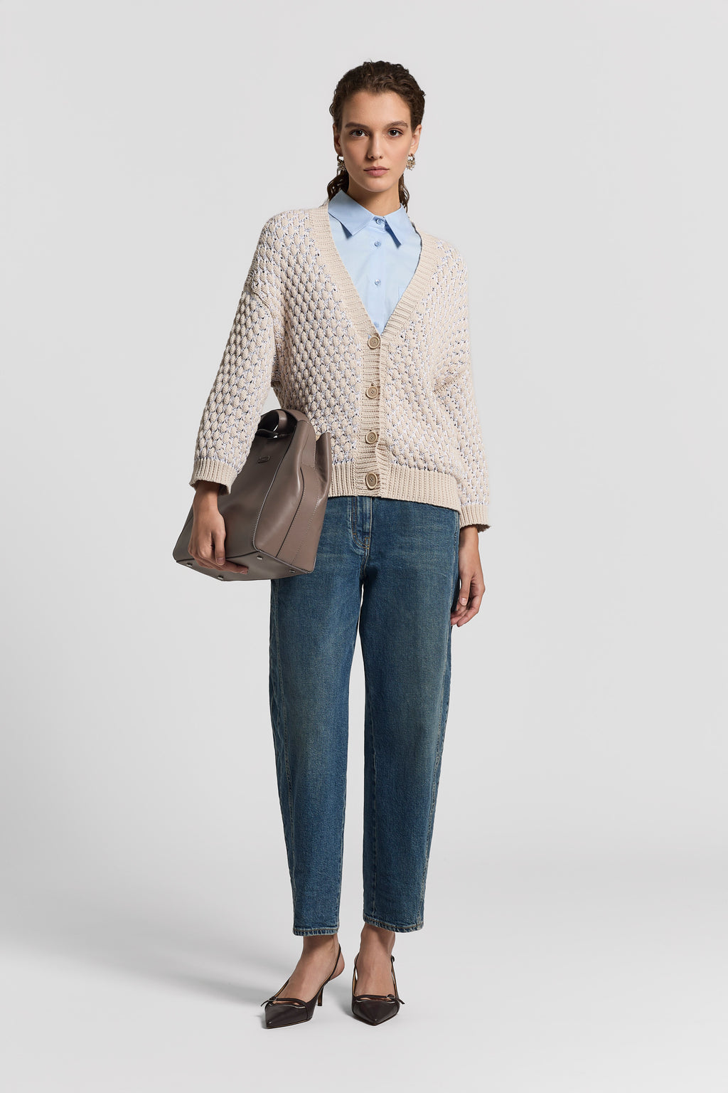Knit sweater van Peserico in beige birch met knoopvoorkant en textuurpatroon