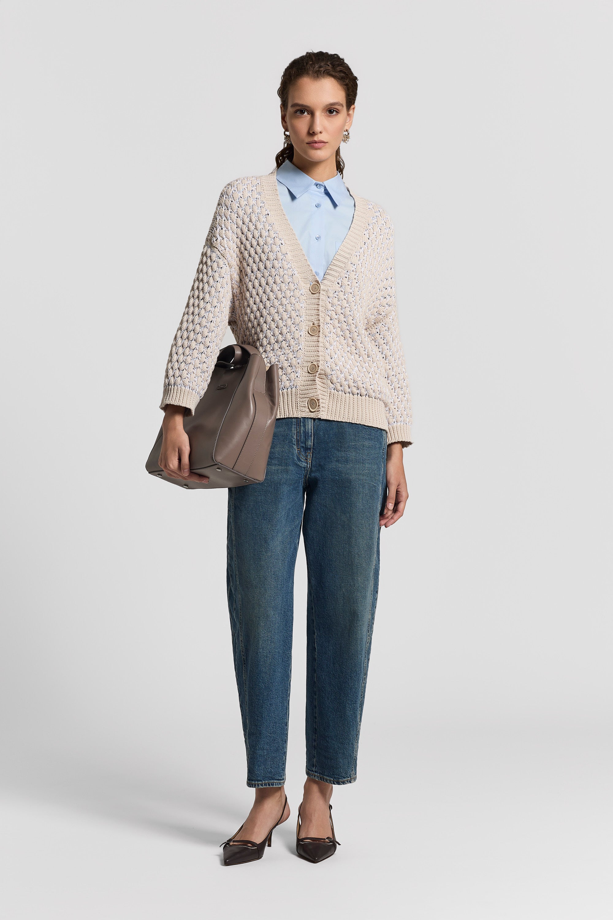 Knit sweater van Peserico in beige birch met knoopvoorkant en textuurpatroon