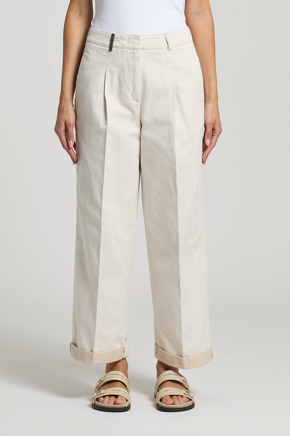 Pantalon vrouwelijk breed model in ecru van Peserico met opgerolde pijpen