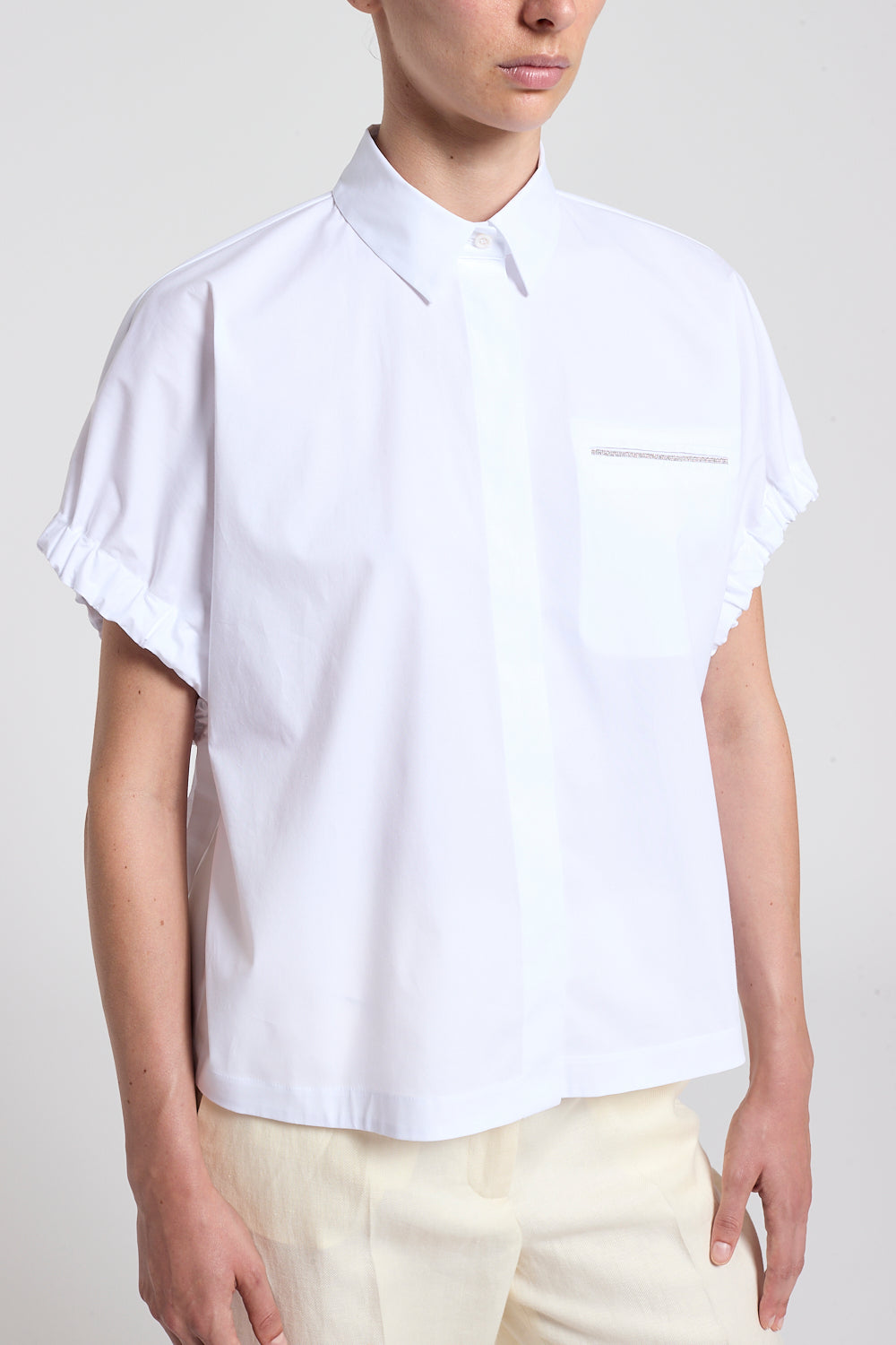 Wit katoenen blouse van Peserico met ruches aan de mouwen en borstzakje