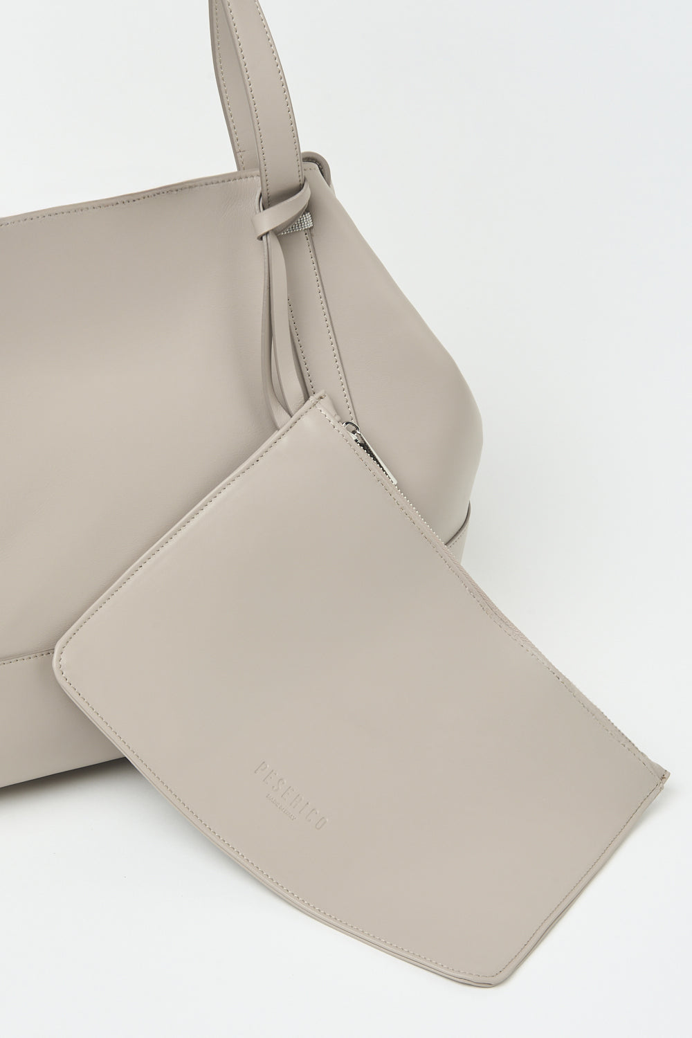 Luxe handtas van Peserico in beige met bijpassende portemonnee en zilverkleurige details