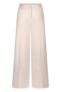 Zachte denim broek in lichtroze van Seductive, breed model met knoopsluiting