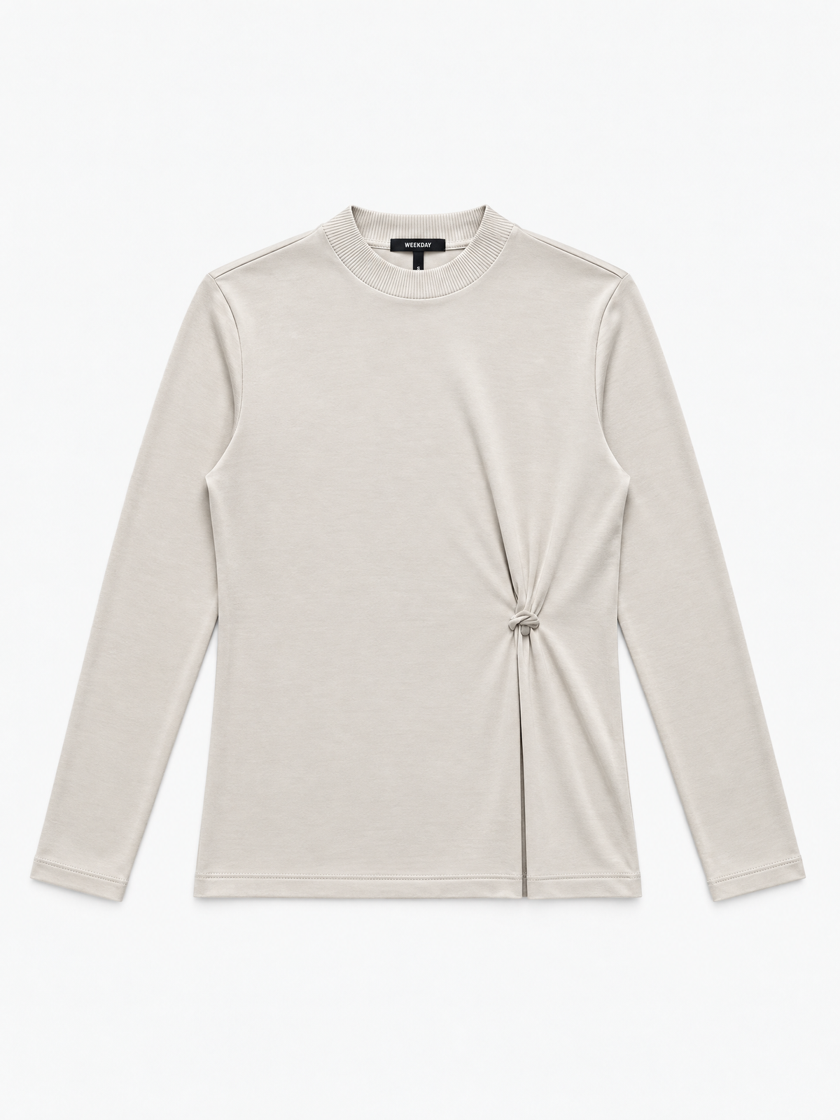 Top aus Rippjersey mit Ziernadel